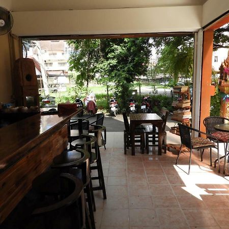 P'Lyn House Otel Chiang Mai Dış mekan fotoğraf