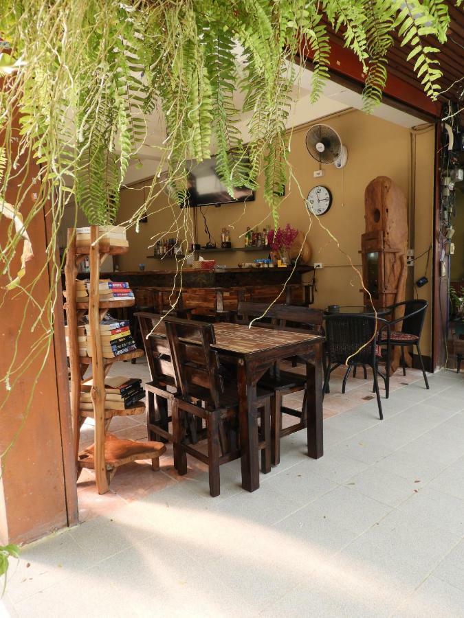 P'Lyn House Otel Chiang Mai Dış mekan fotoğraf