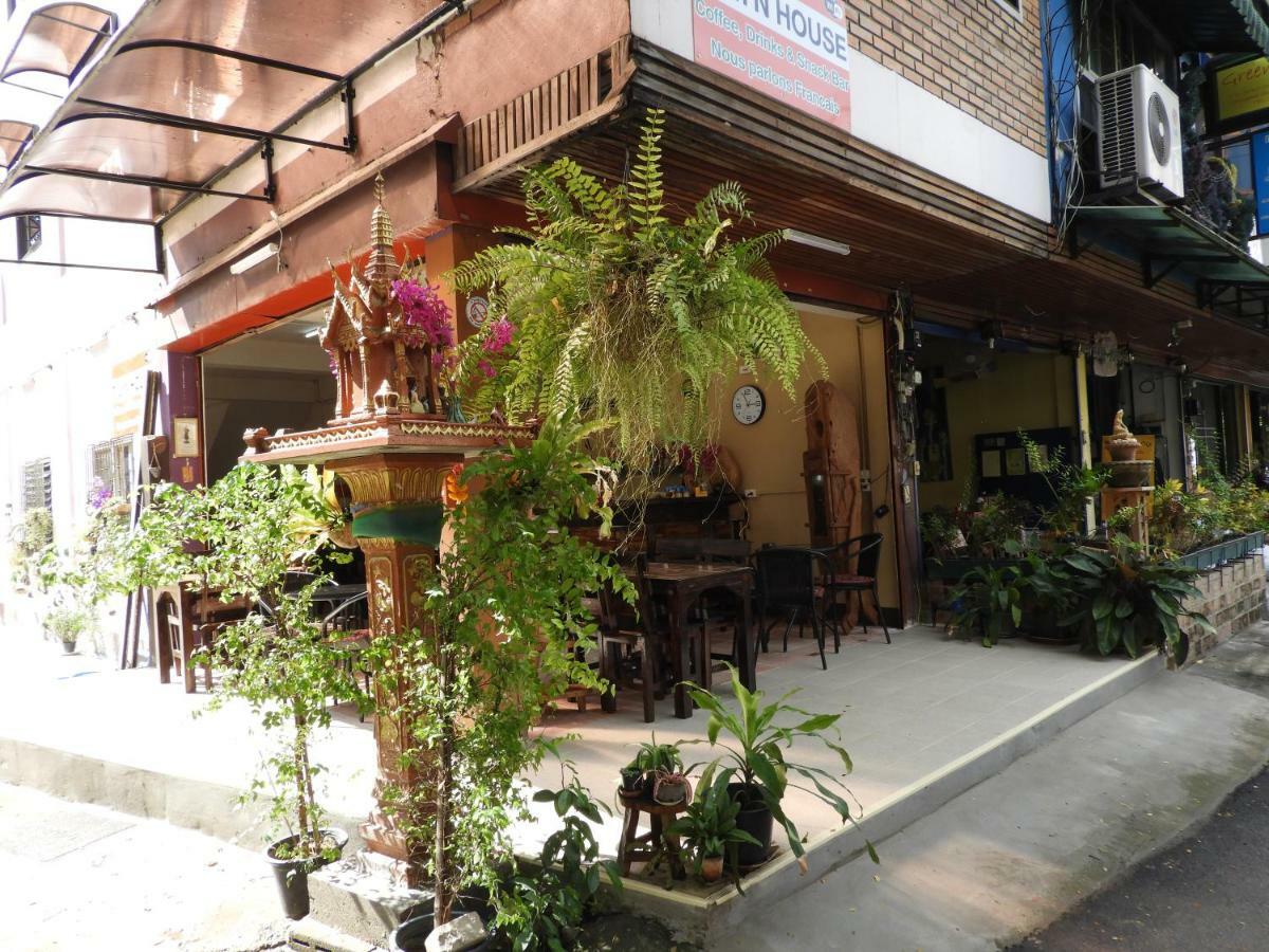 P'Lyn House Otel Chiang Mai Dış mekan fotoğraf