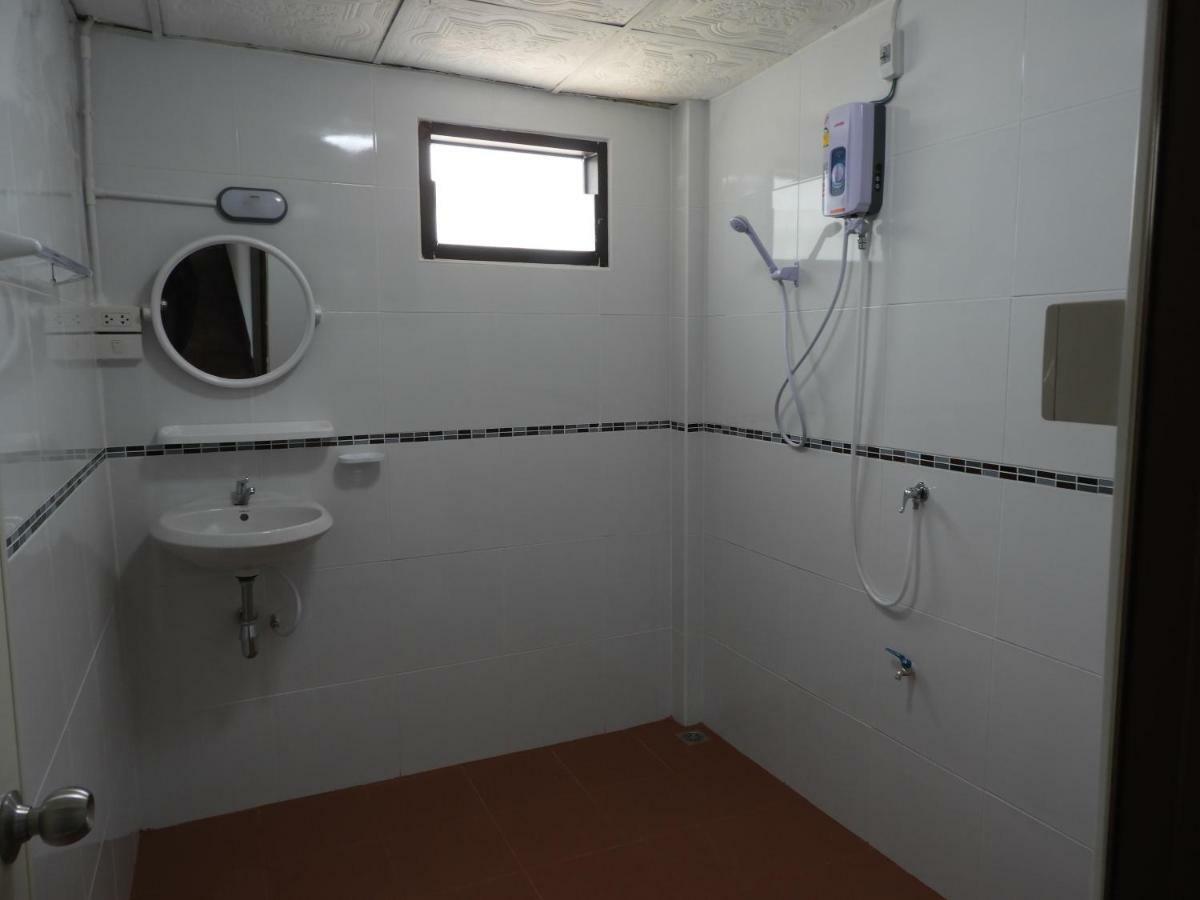P'Lyn House Otel Chiang Mai Dış mekan fotoğraf